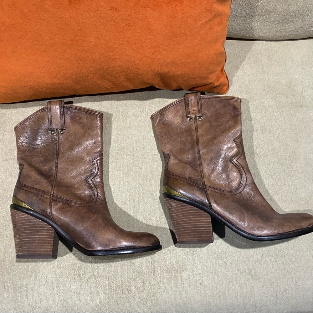 Ankle length Cowboy boots. Gently worn, worn no more than 3 times. Really cute.